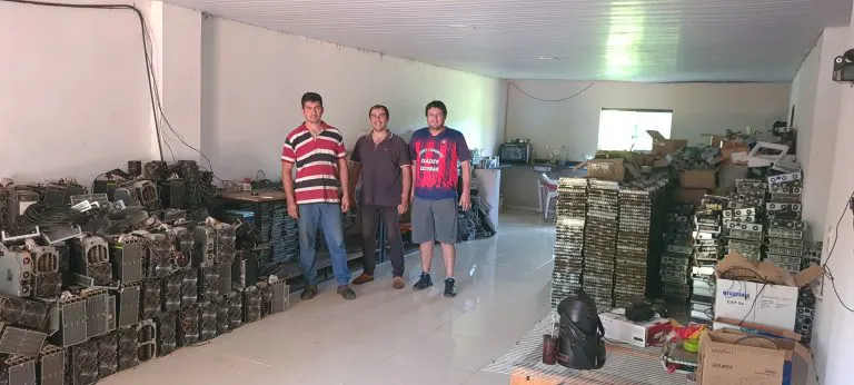 Wartungs- und Reparaturteam der Bitcoin Mining Farm Paraguay